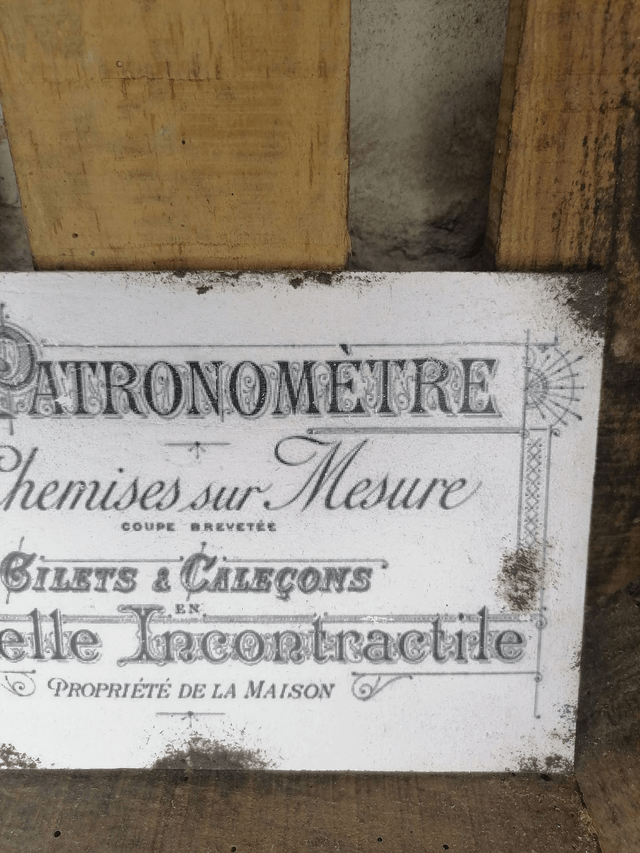 Plaque chemiserie