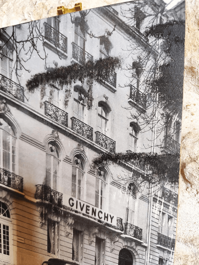 Plaque Givenchy
