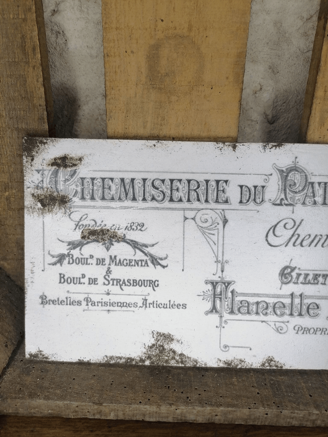 Plaque chemiserie